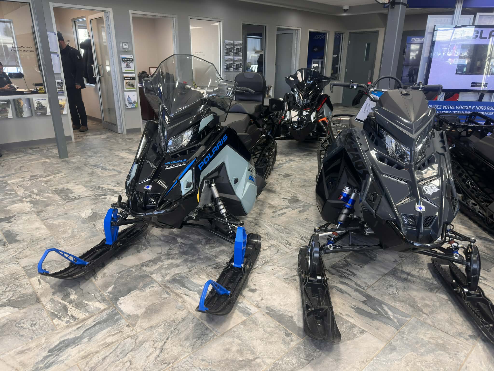 POLARIS 650 VOYAGEUR ADVENTURE ULTIMATE 155 2.0 E.S 2026 – Image 2