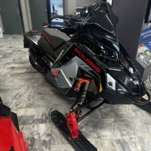 POLARIS INDY VR1 DYNAMIX 137 E.S 2026