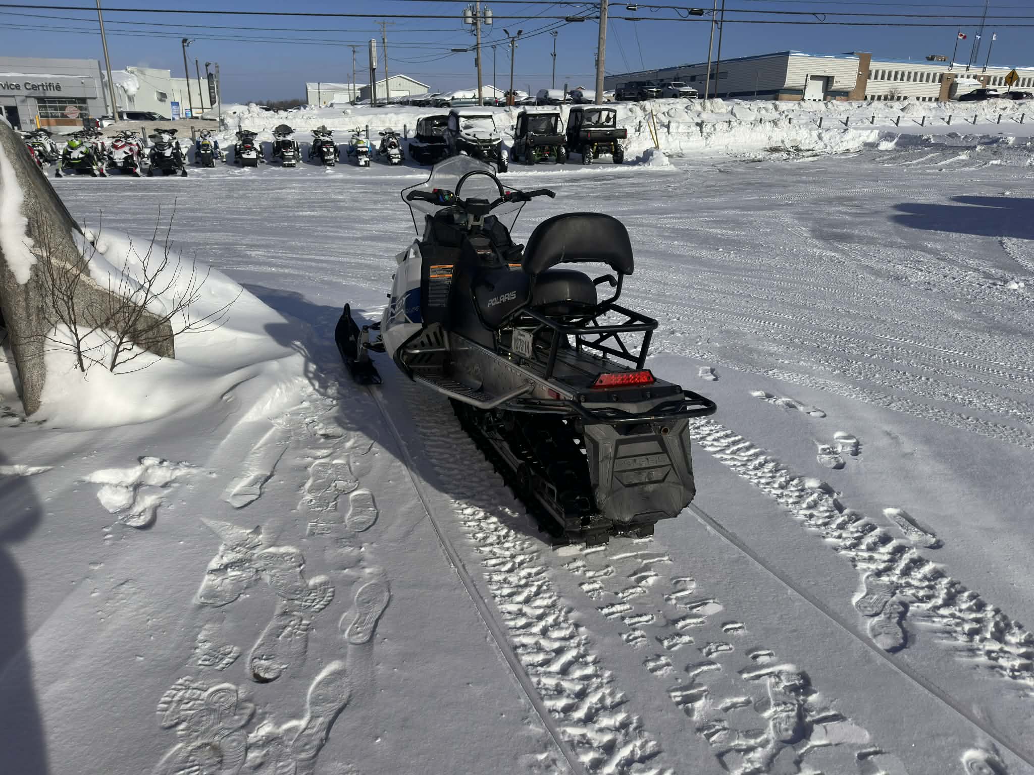 POLARIS 600 VOYAGEUR 144 2015 ( réservé amos 15 h ) – Image 3