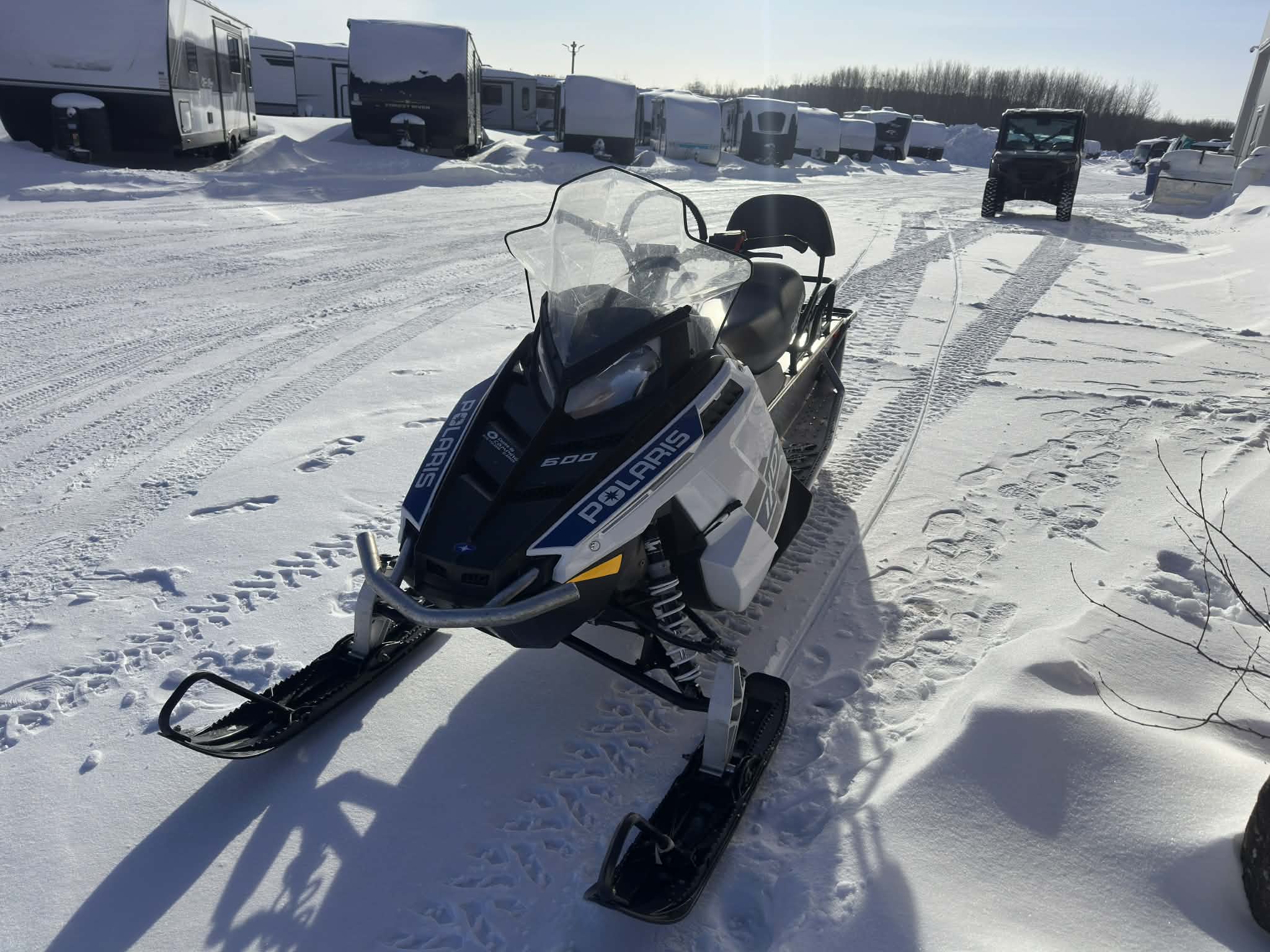 POLARIS 600 VOYAGEUR 144 2015 ( réservé amos 15 h ) – Image 2