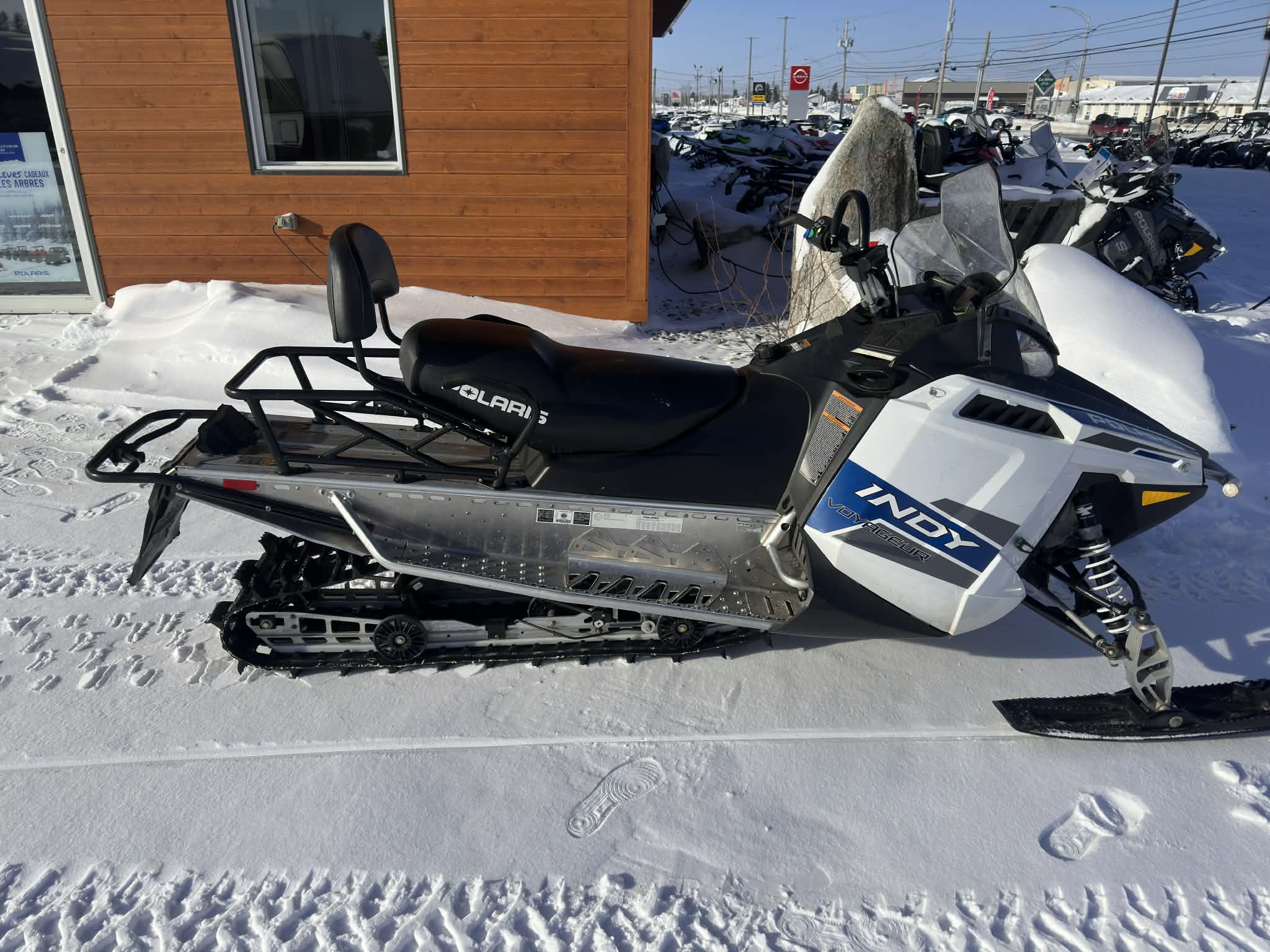 POLARIS 600 VOYAGEUR 144 2015 ( réservé amos 15 h ) – Image 5