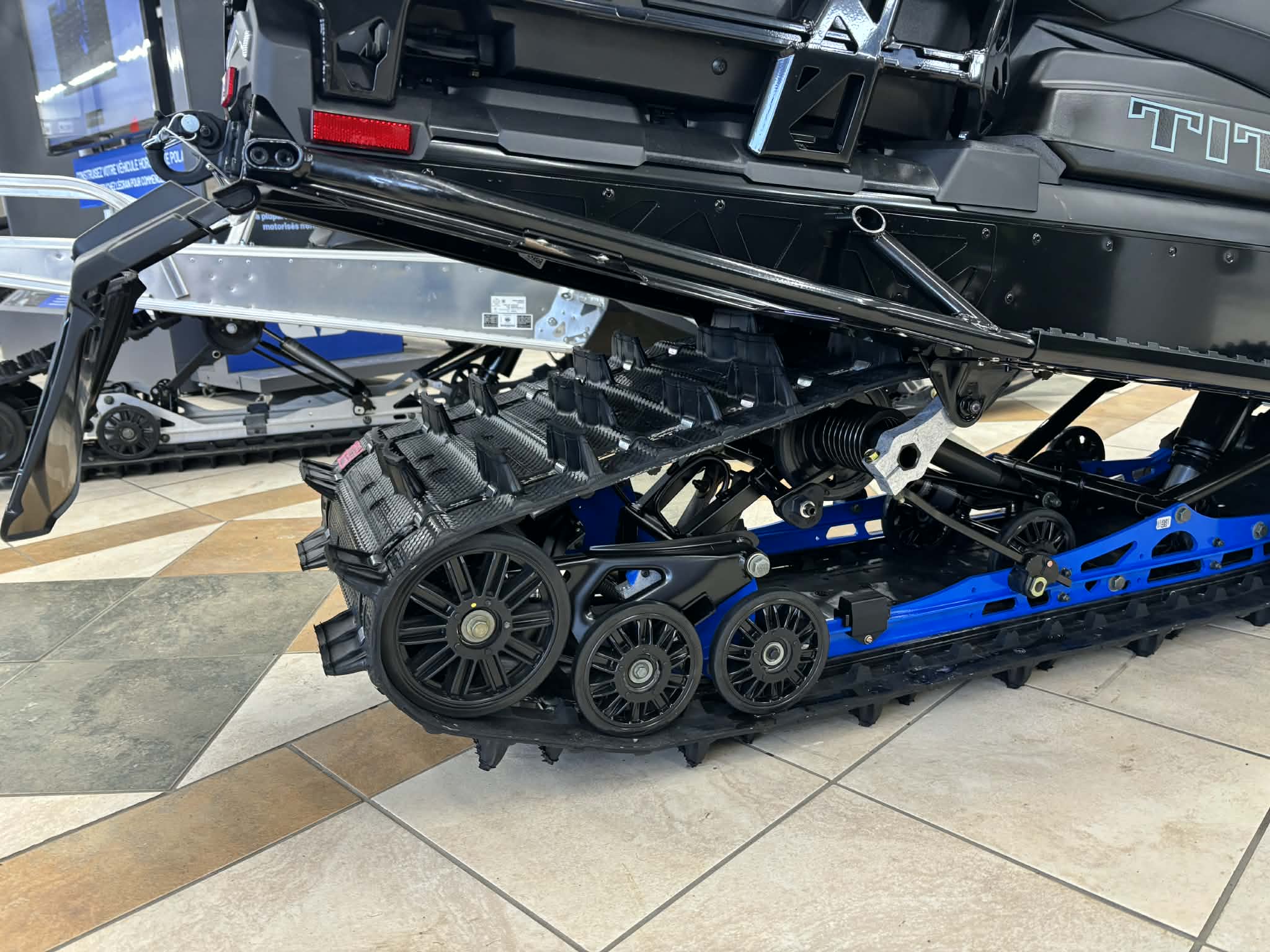 POLARIS TITAN ADVENTRE ULTIMATE 850 E.S 155 1.8 2026 – Image 5