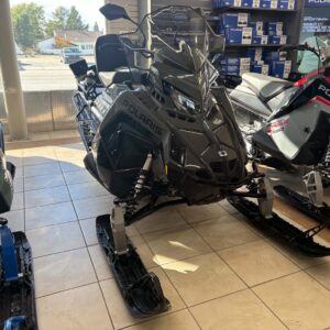 POLARIS TITAN 650 ADVENTURE 155 1.8" ES 2025